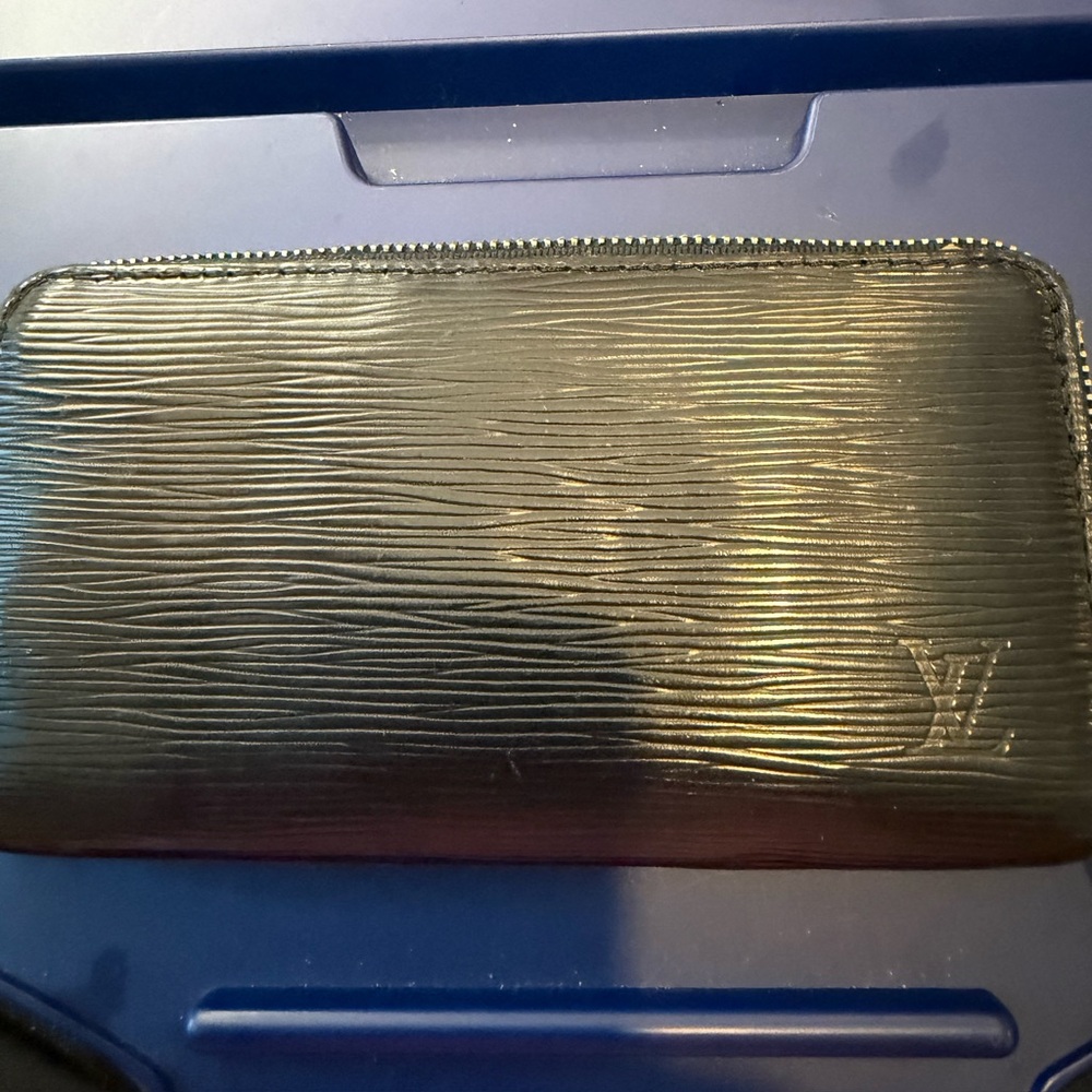Louis Vuitton Epi Leather Wallet Zippy Round